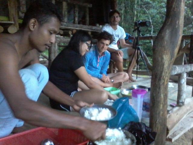 Orangutantreksumatra & Lovely Jungle Lodge Only Book If You Are Treking With Us Bukit Lawang Zimmer foto