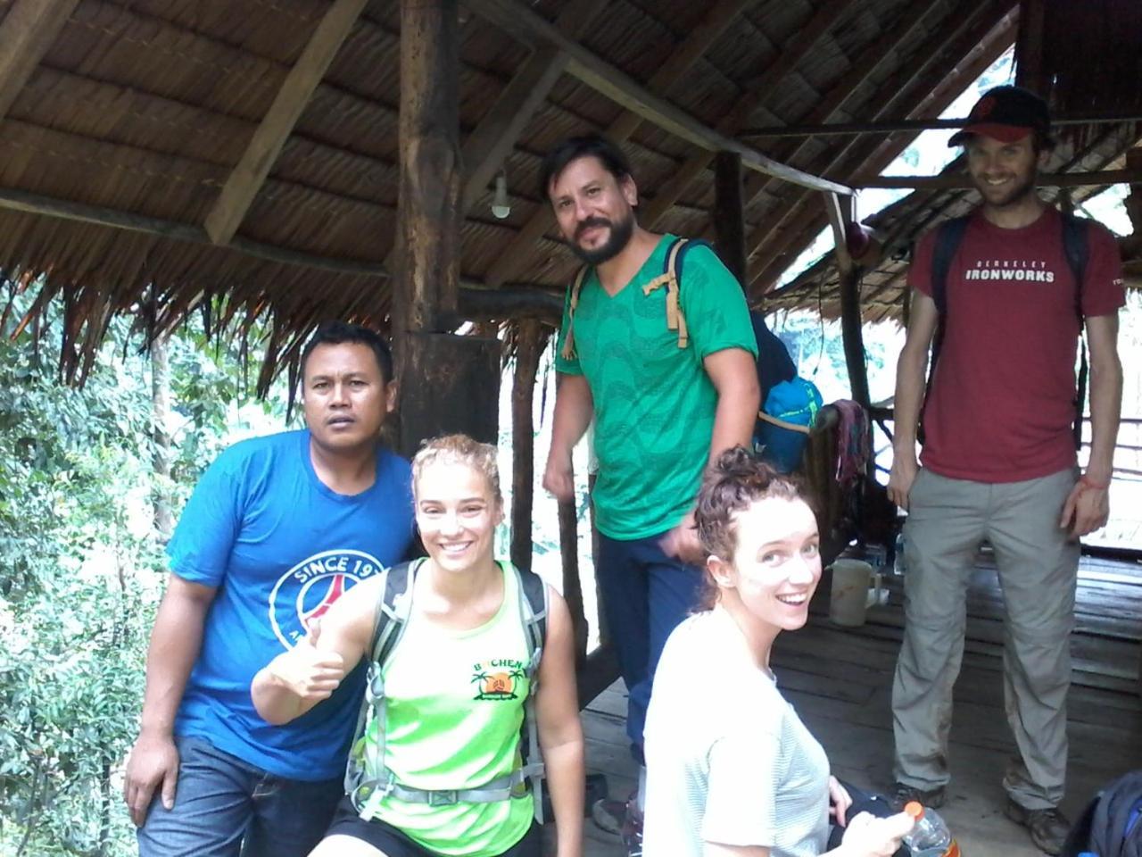Orangutantreksumatra & Lovely Jungle Lodge Only Book If You Are Treking With Us Bukit Lawang Zimmer foto