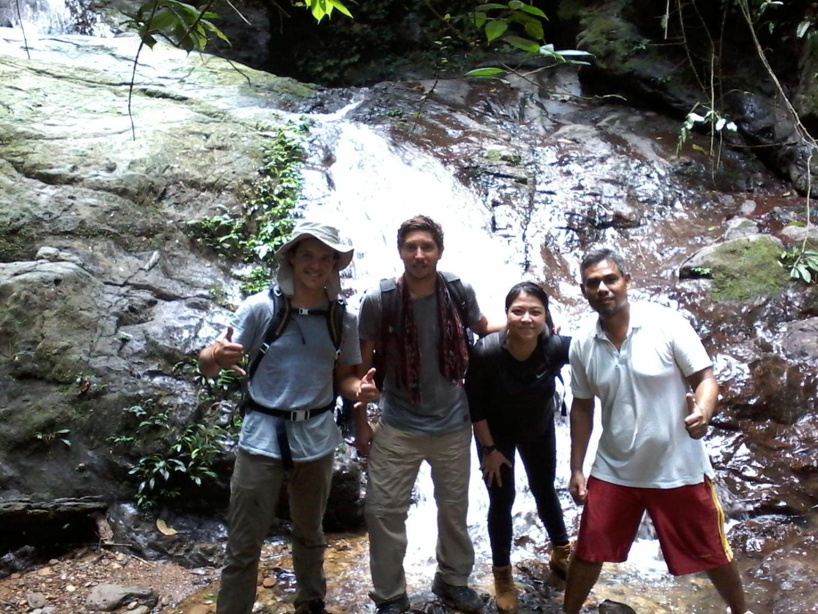 Orangutantreksumatra & Lovely Jungle Lodge Only Book If You Are Treking With Us Bukit Lawang Zimmer foto