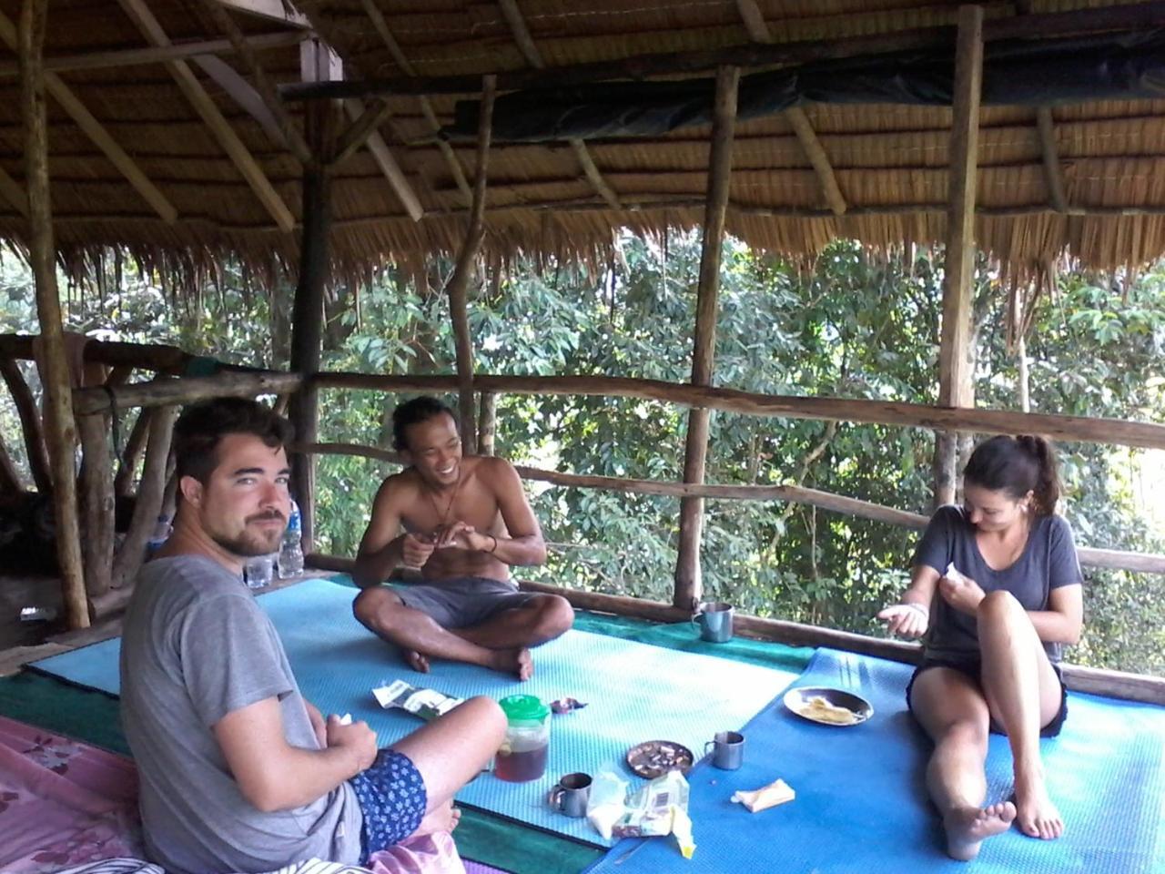 Orangutantreksumatra & Lovely Jungle Lodge Only Book If You Are Treking With Us Bukit Lawang Zimmer foto